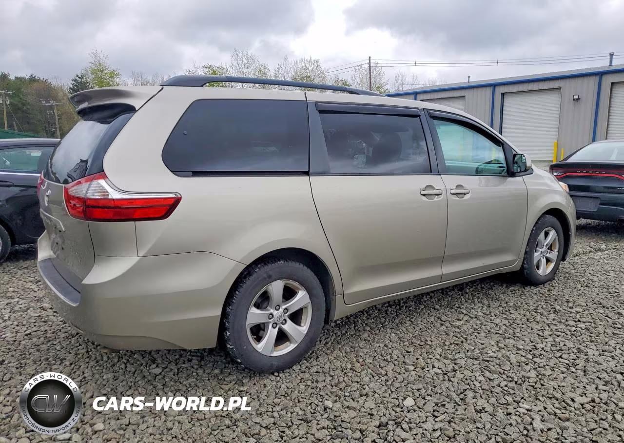 2015 Toyota Sienna Le VIN:5TDKK3DC2FS669241 - 3