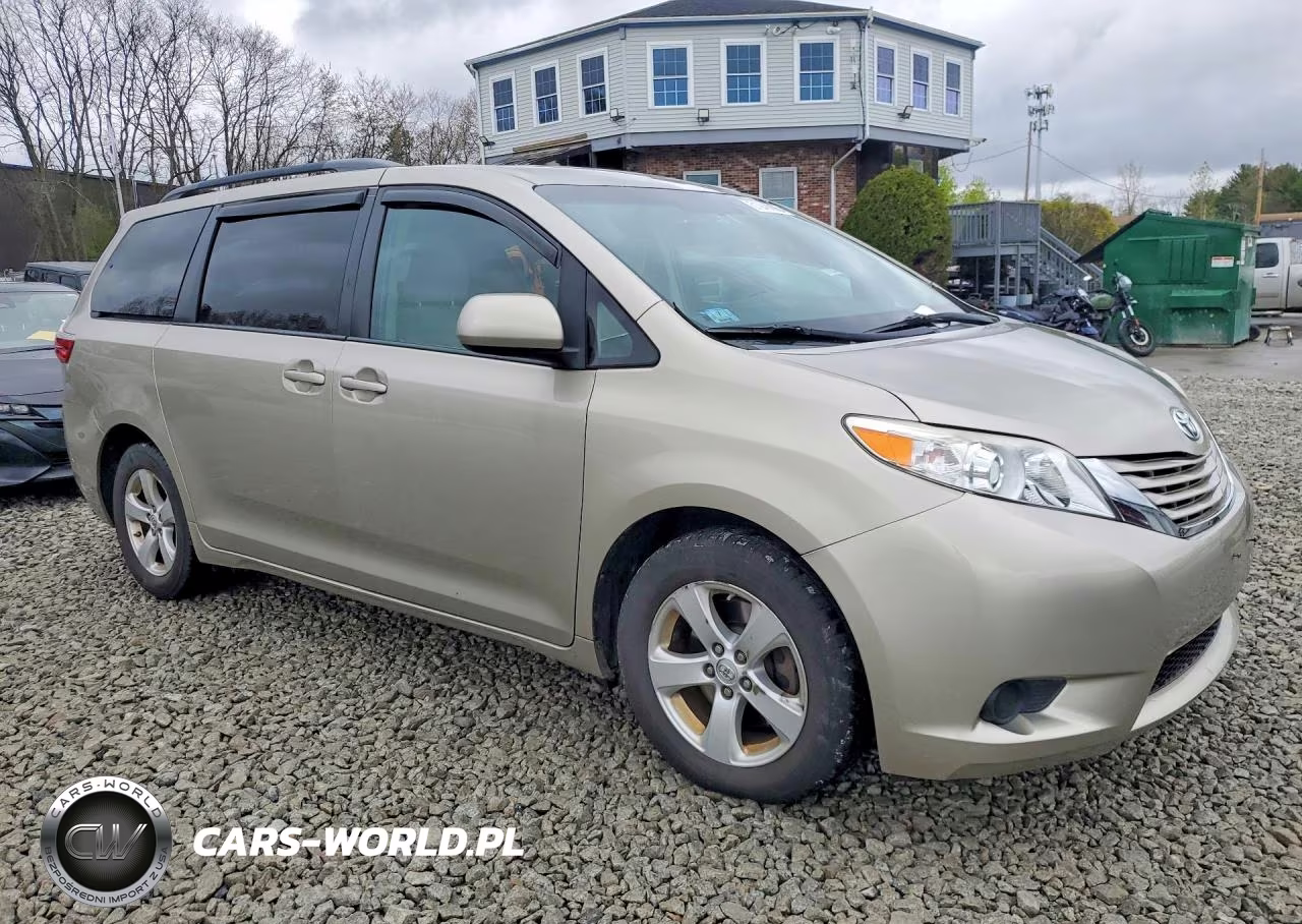 2015 Toyota Sienna Le VIN:5TDKK3DC2FS669241 - 4