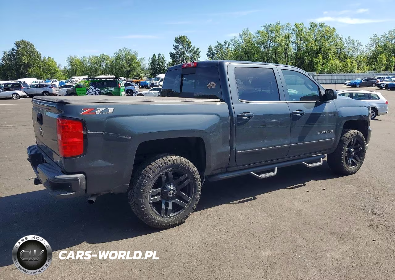 2018 Chevrolet Silverado K1500 Lt VIN:3GCUKREC2JG177424 - 3