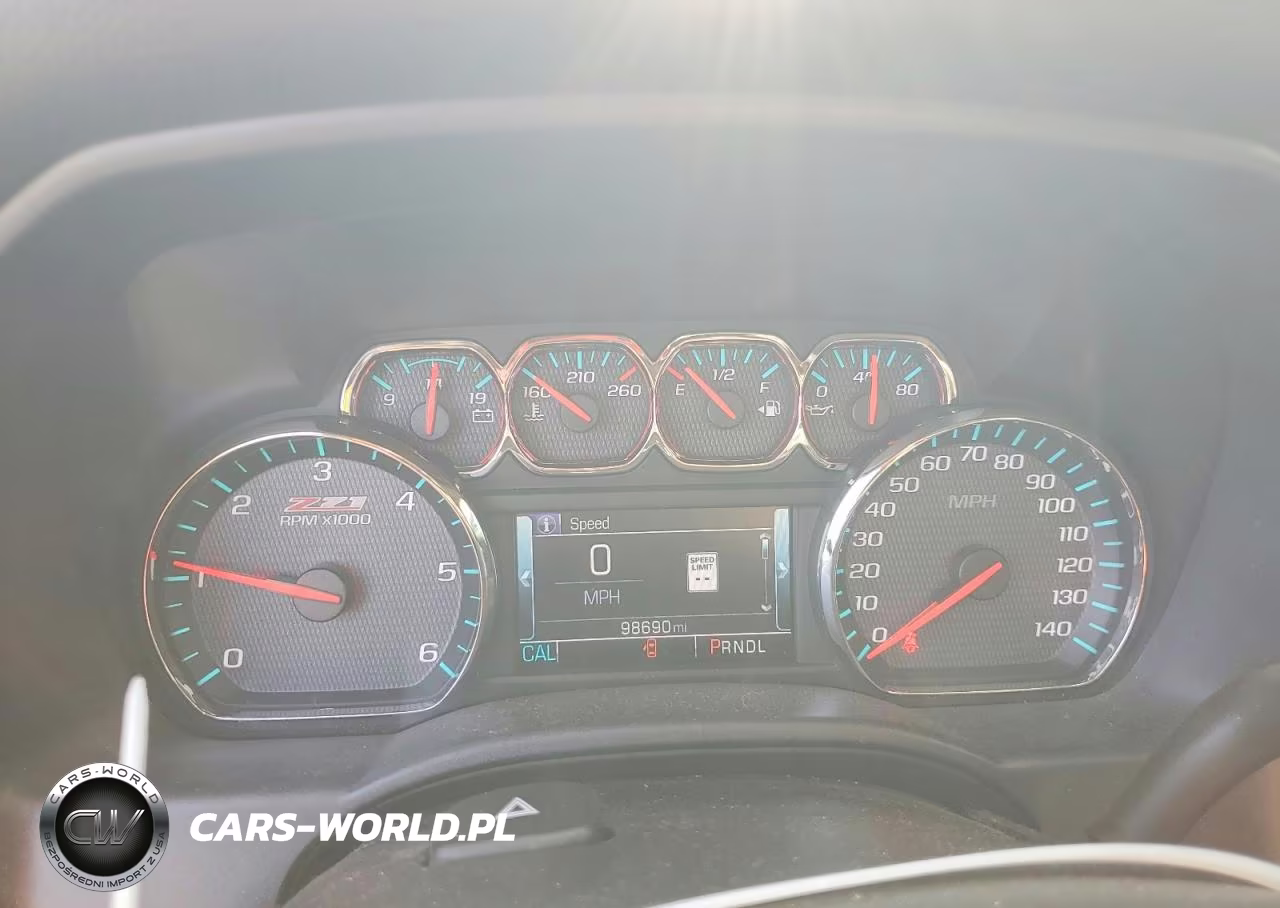 2018 Chevrolet Silverado K1500 Lt VIN:3GCUKREC2JG177424 - 9