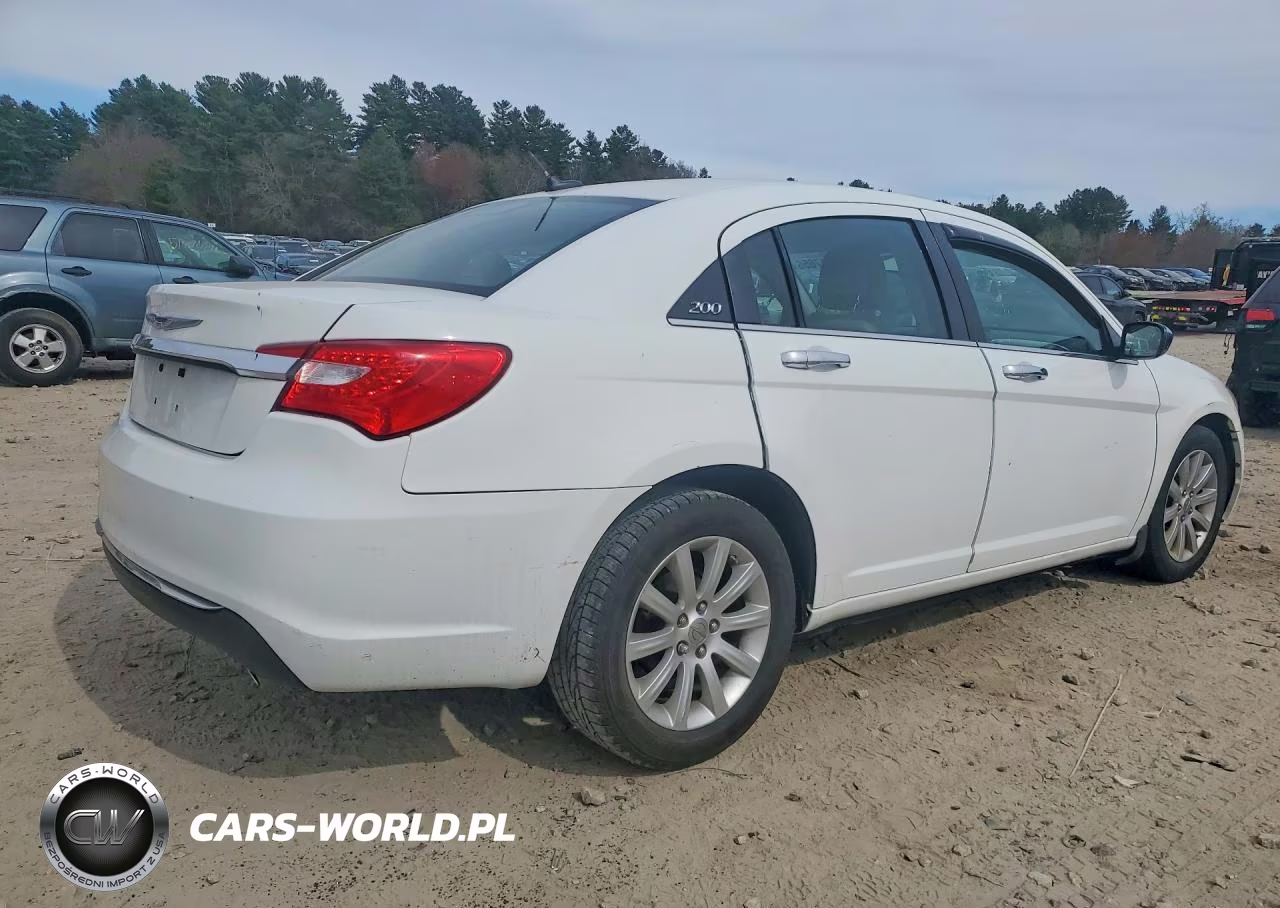 2014 Chrysler 200 Limited VIN:1C3CCBCG2EN135312 - 3