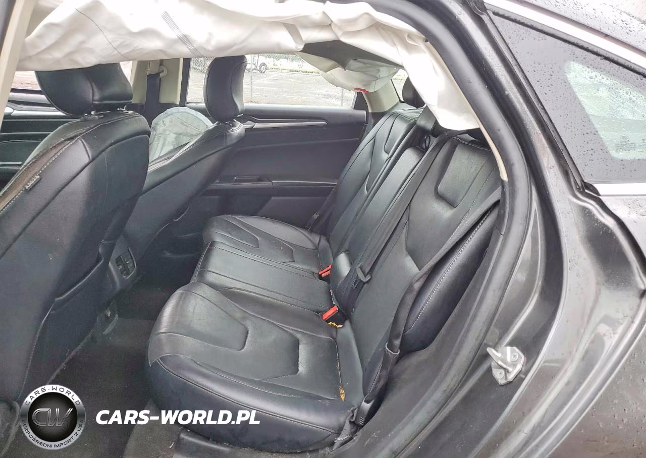 2019 Ford Fusion Titanium VIN:3FA6P0K92KR259454 - 10