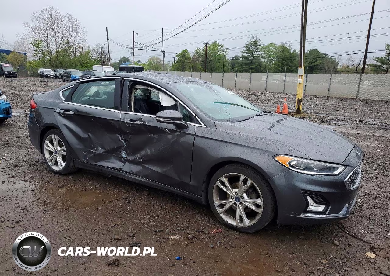 2019 Ford Fusion Titanium VIN:3FA6P0K92KR259454 - 4