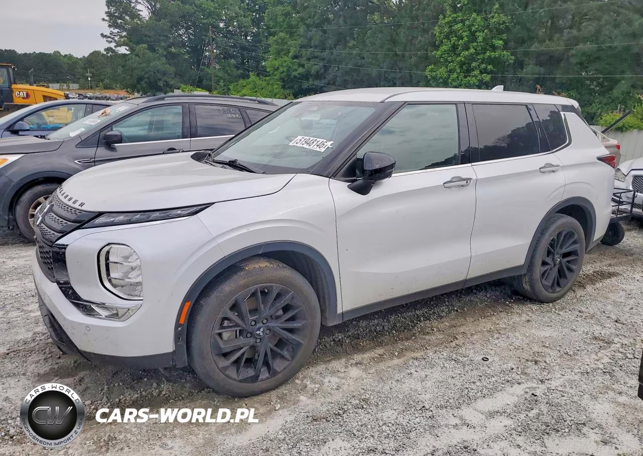 2024 Mitsubishi Outlander Se