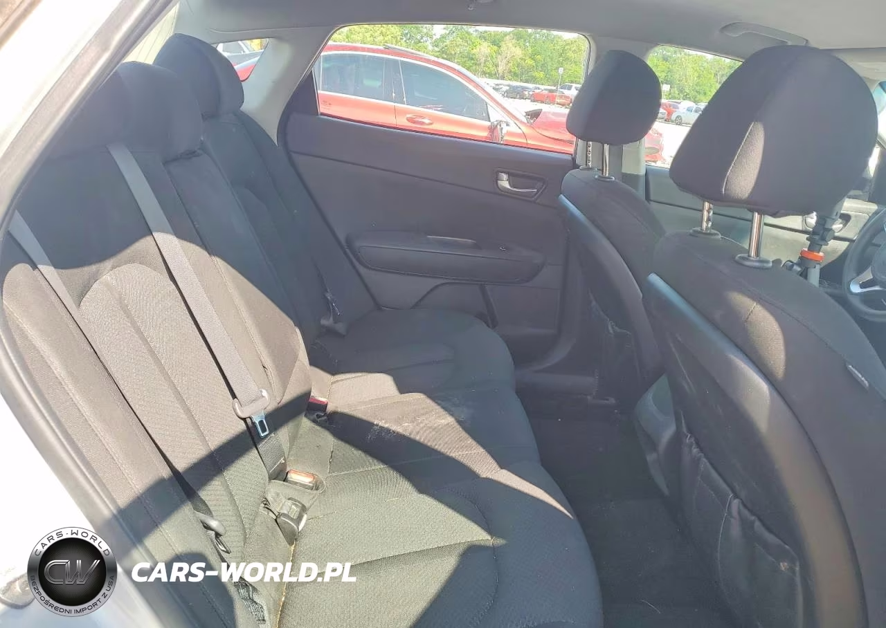 2018 Kia Optima Lx VIN:5XXGT4L34JG259836 - 10