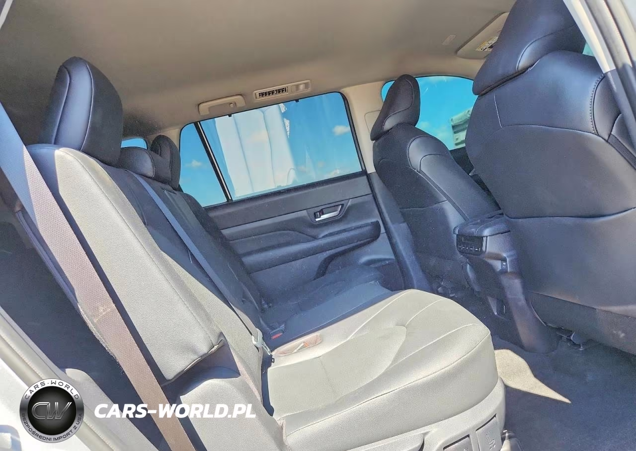 2026 Toyota Grand Highlander Hybrid Xle VIN:5TDACAB55TS087874 - 11