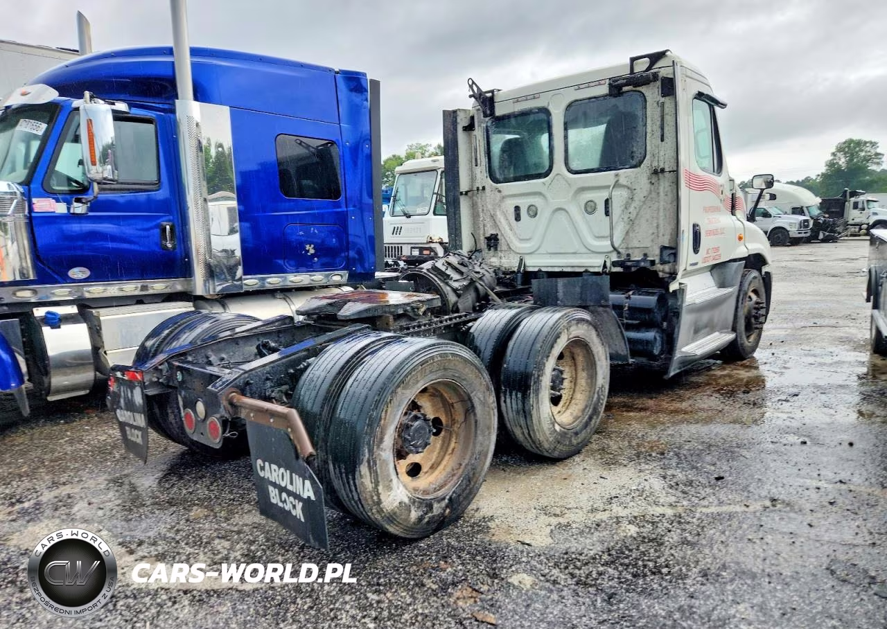 2018 Freightliner Cascadia 125 Semi Truck VIN:3AKJGEDV7JSJJ2813 - 4
