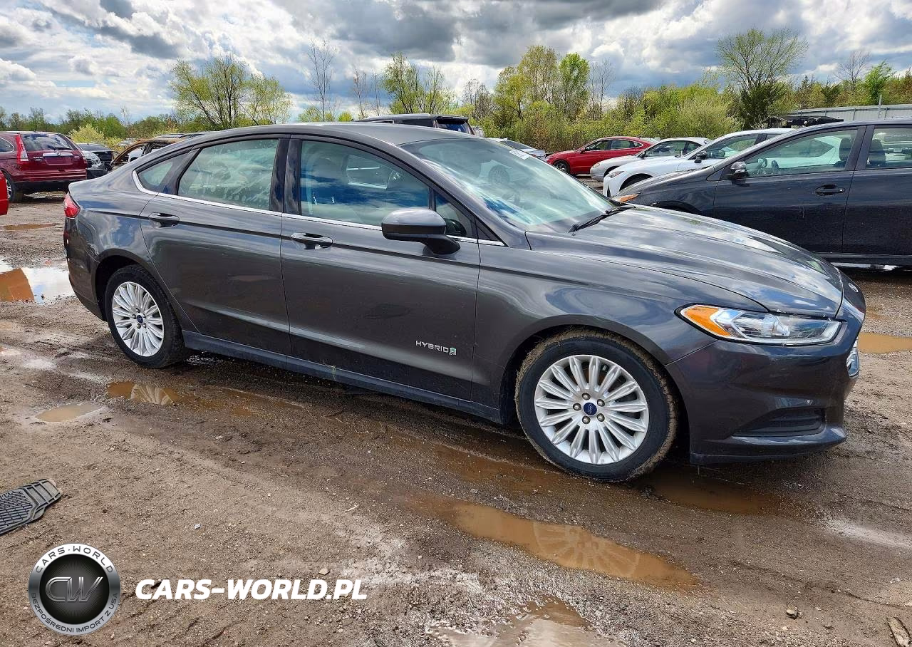 2015 Ford Fusion S Hybrid VIN:3FA6P0UU0FR150031 - 4
