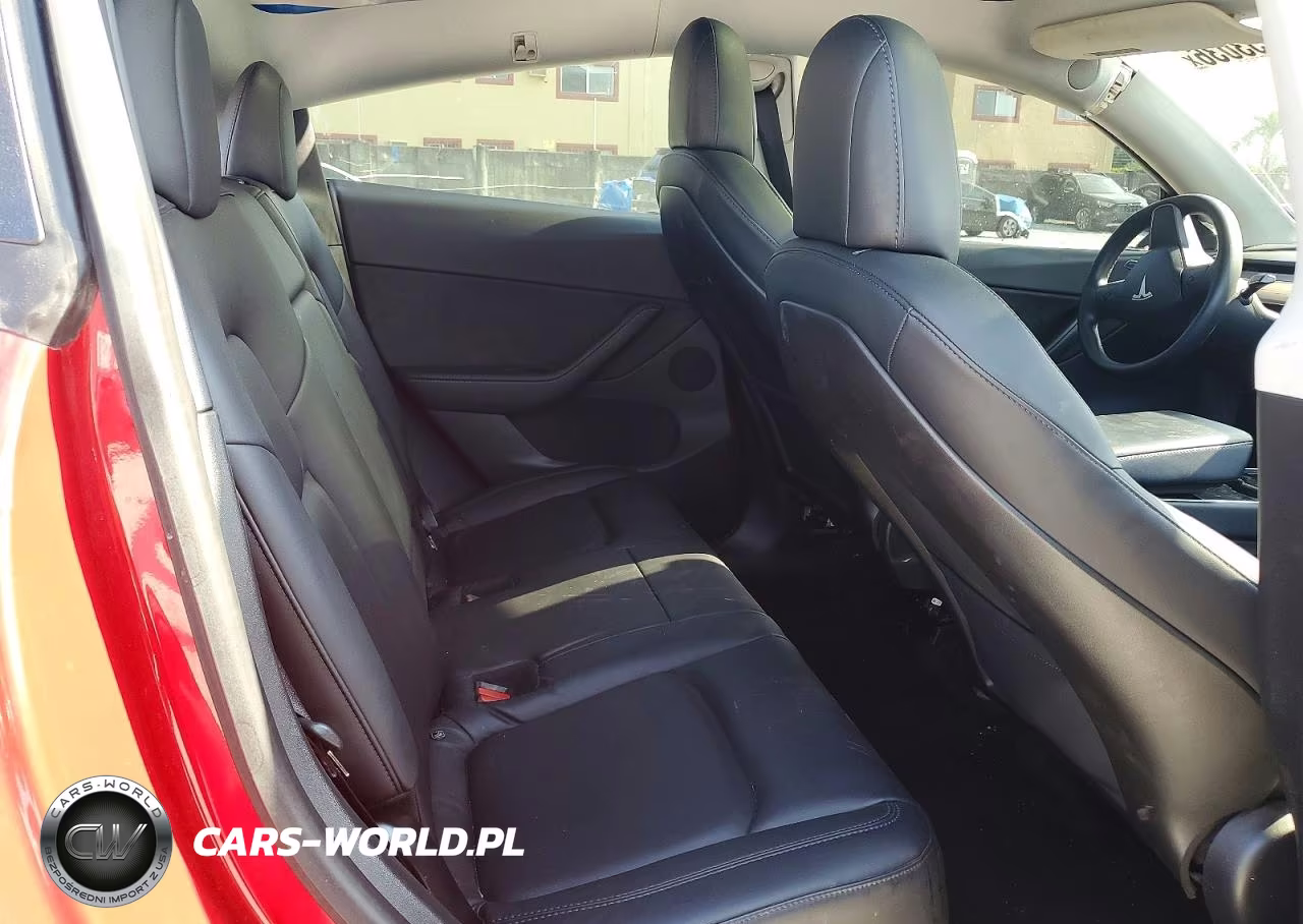 2020 Tesla Model Y VIN:5YJYGDEE2LF035056 - 10