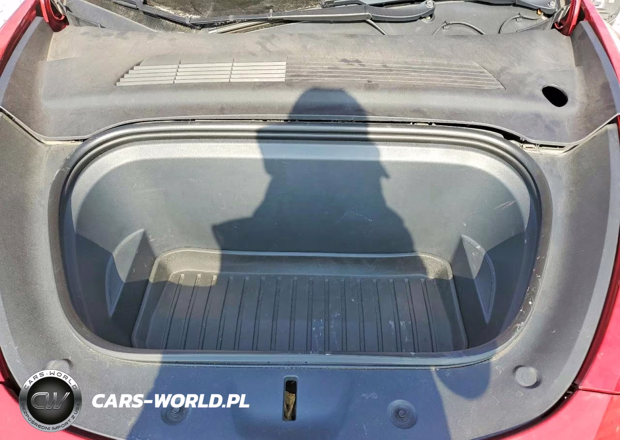 2020 Tesla Model Y VIN:5YJYGDEE2LF035056 - 11