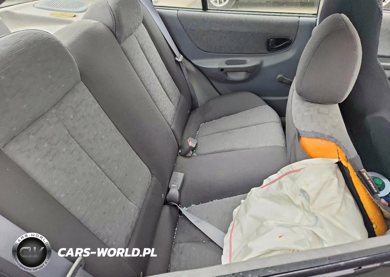 2005 Hyundai Accent Gl VIN:KMHCG45C45U613835 - 10
