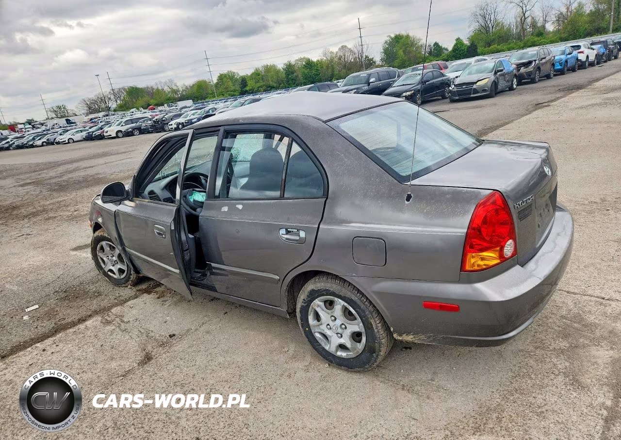 2005 Hyundai Accent Gl VIN:KMHCG45C45U613835 - 2