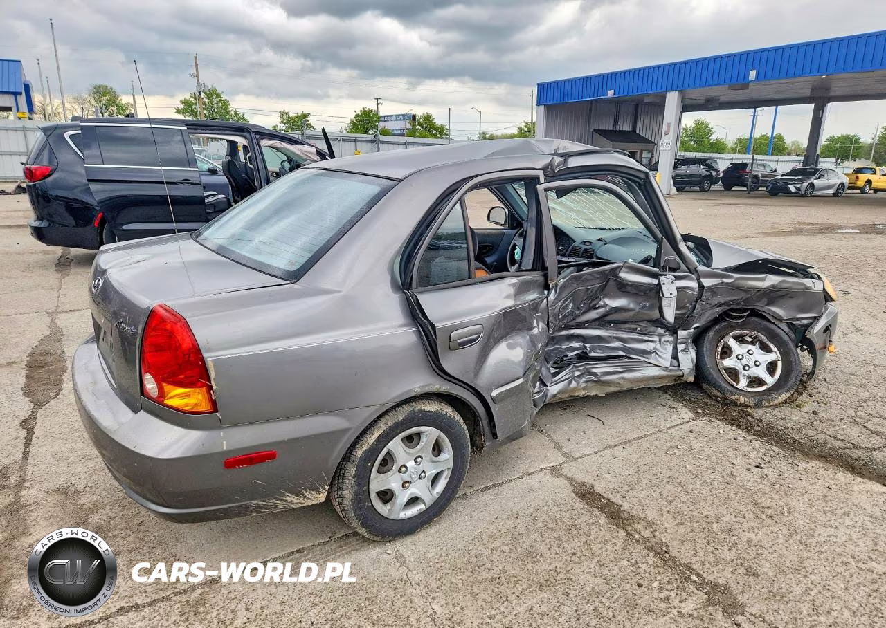 2005 Hyundai Accent Gl VIN:KMHCG45C45U613835 - 3