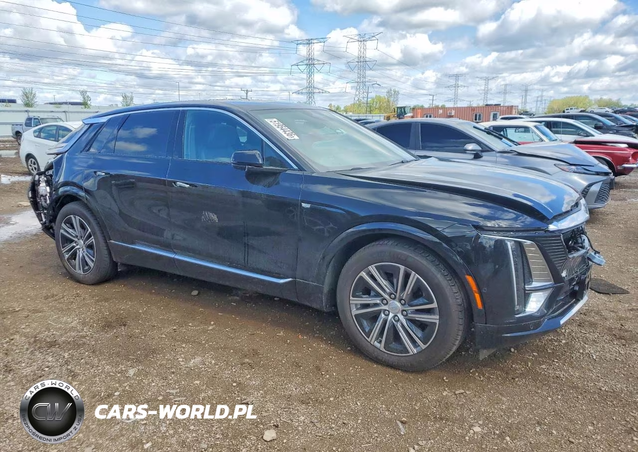 2025 Cadillac Lyriq Luxury VIN:1GYKPNRL8SZ303471 - 4