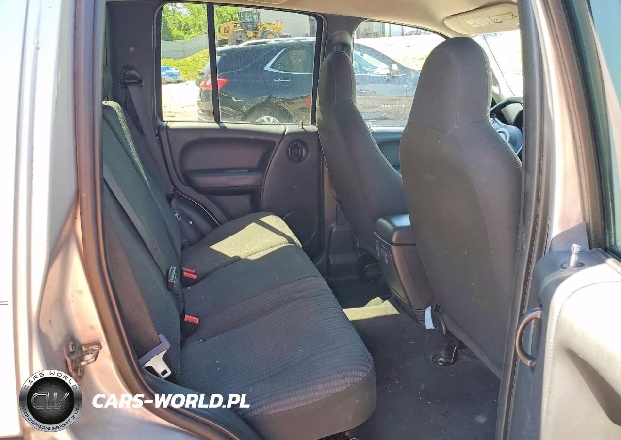 2004 Jeep Liberty Sport VIN:1J4GL48K34W125039 - 11