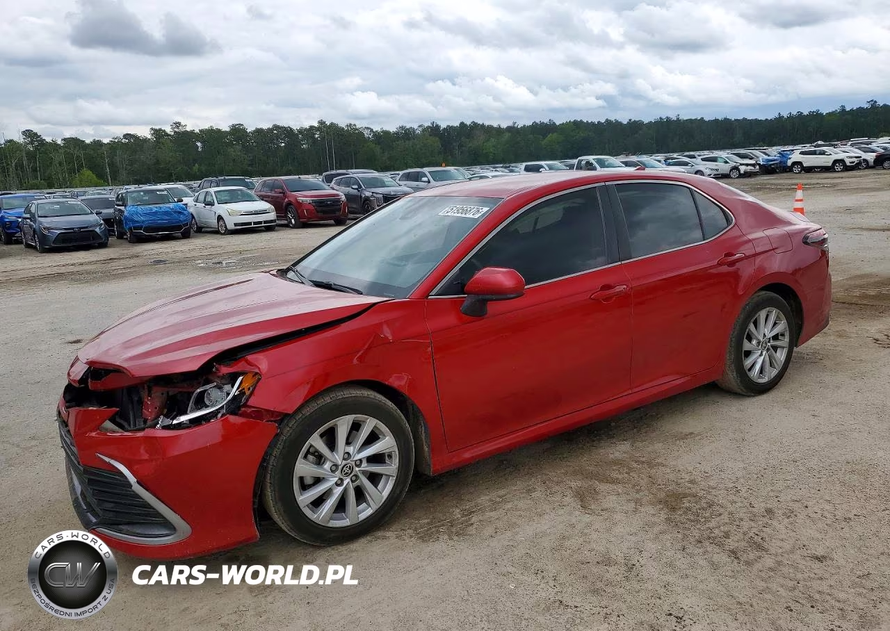 2023 Toyota Camry Le – zdjęcie 1 z 12