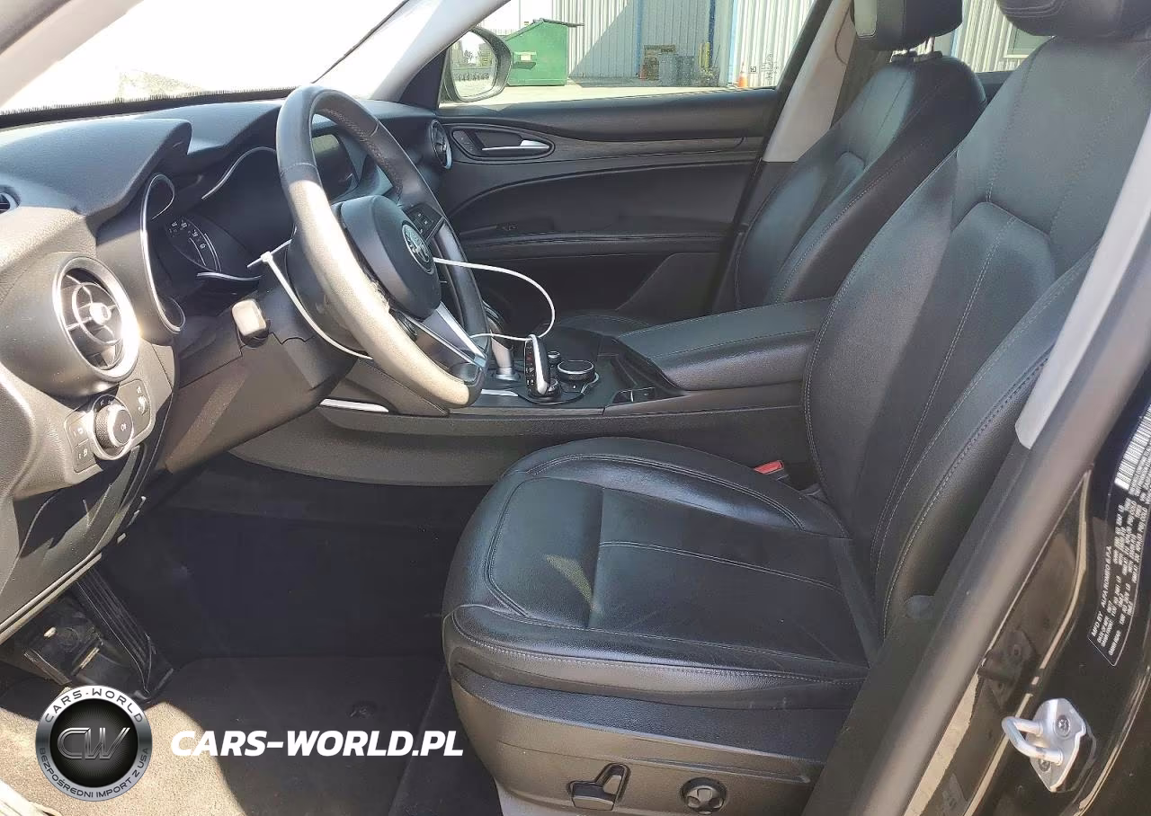 2018 Alfa Romeo Stelvio VIN:ZASFAKAN1J7B74253 - 7
