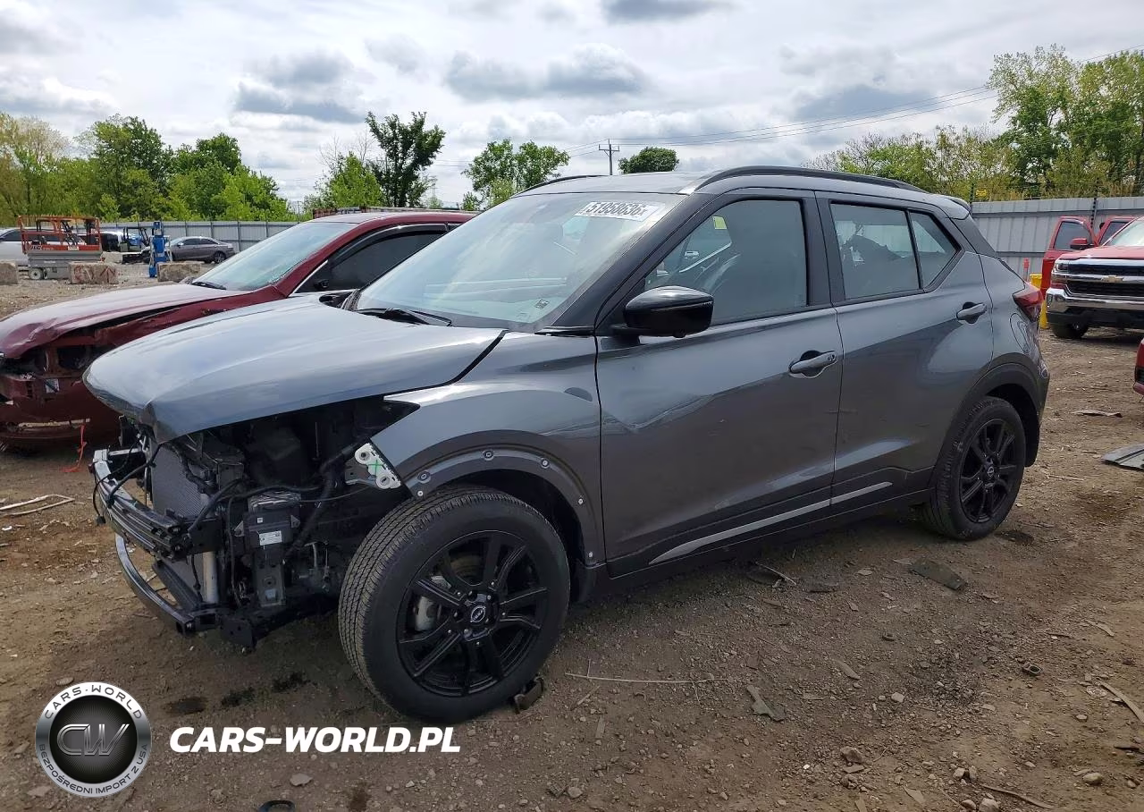 2024 Nissan Kicks Sr