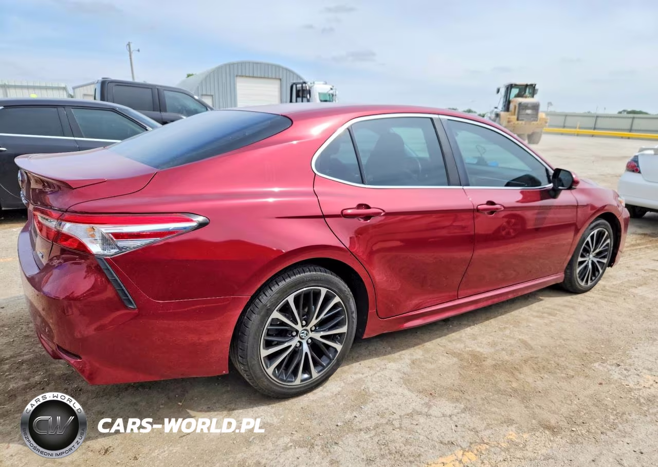 2018 Toyota Camry Se VIN:4T1B11HK4JU565147 - 3