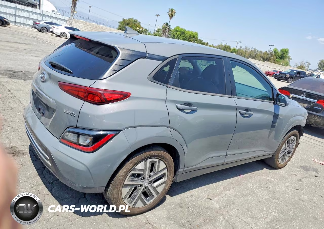 2023 Hyundai Kona Se VIN:KM8K23AG2PU183724 - 3