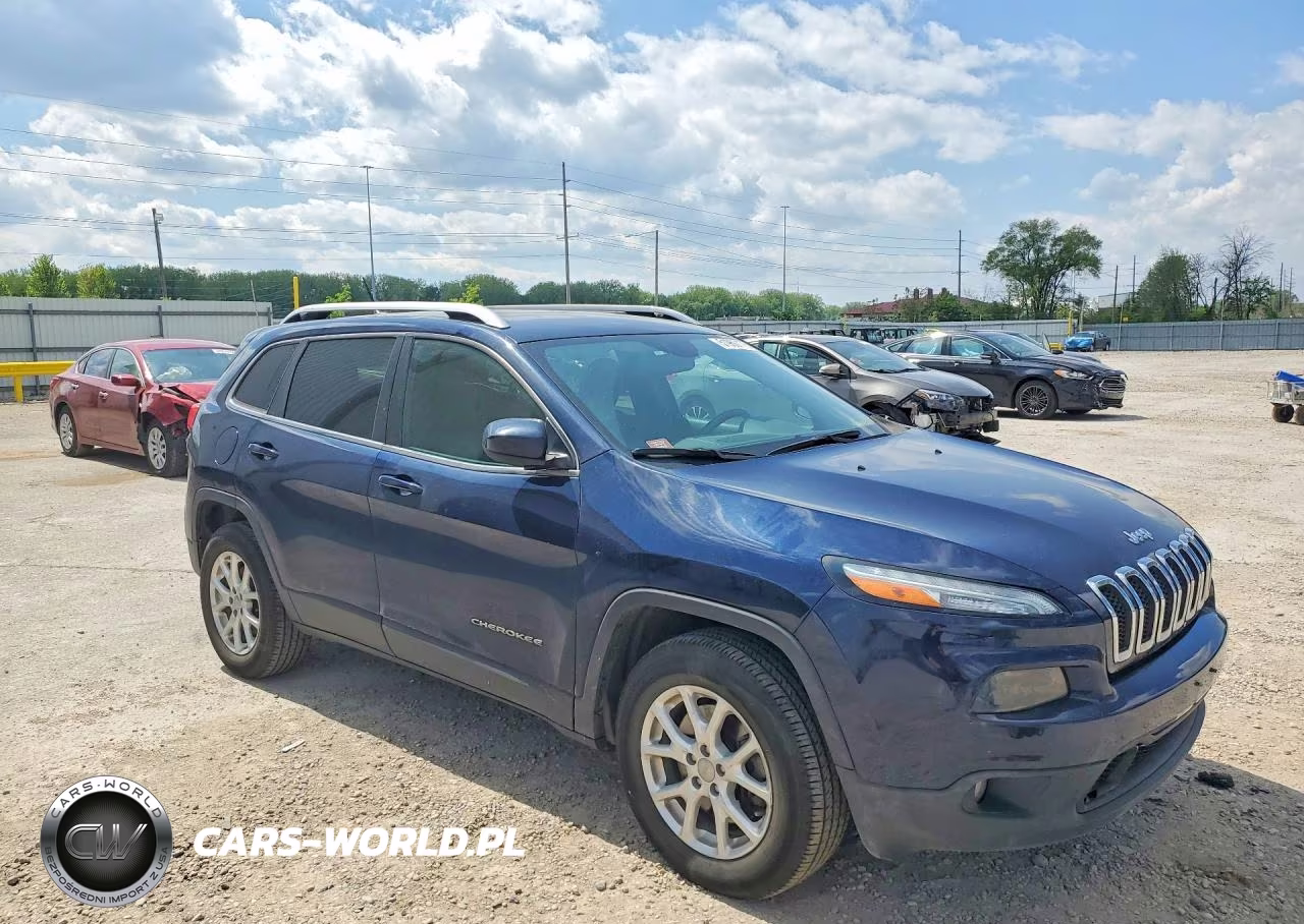 2014 Jeep Cherokee Latitude VIN:1C4PJMCB6EW244370 - 4
