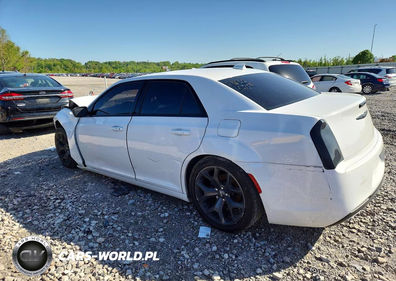 2021 Chrysler 300 Touring VIN:2C3CCAAG3MH515828 - 2