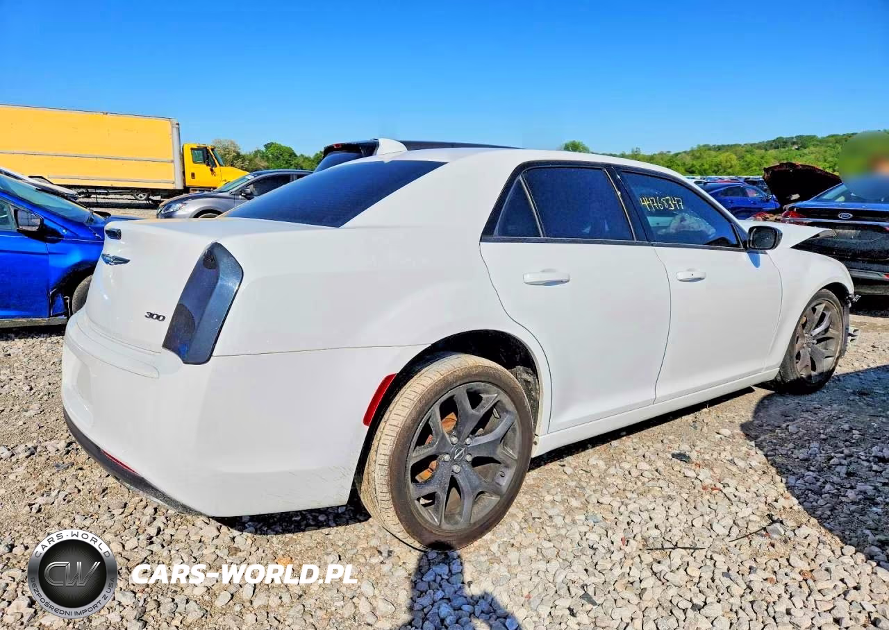 2021 Chrysler 300 Touring VIN:2C3CCAAG3MH515828 - 3