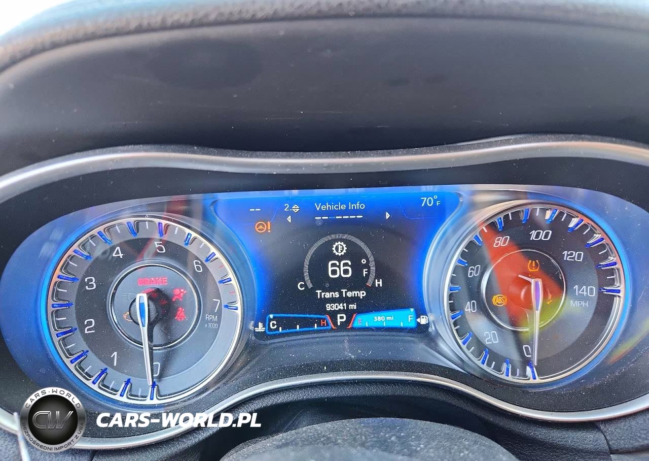 2021 Chrysler 300 Touring VIN:2C3CCAAG3MH515828 - 9