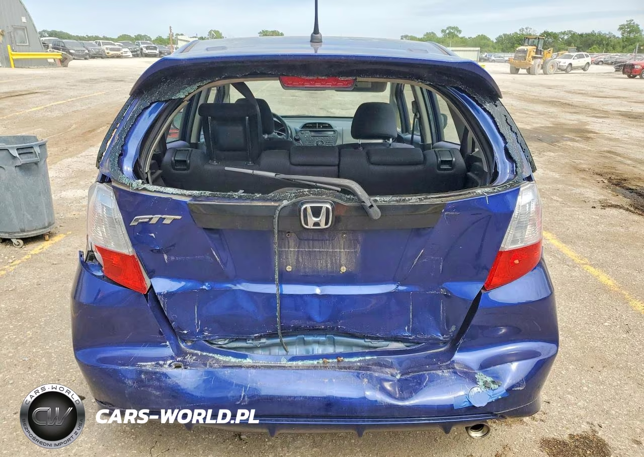 2013 Honda Fit Sport VIN:JHMGE8H57DC010560 - 6