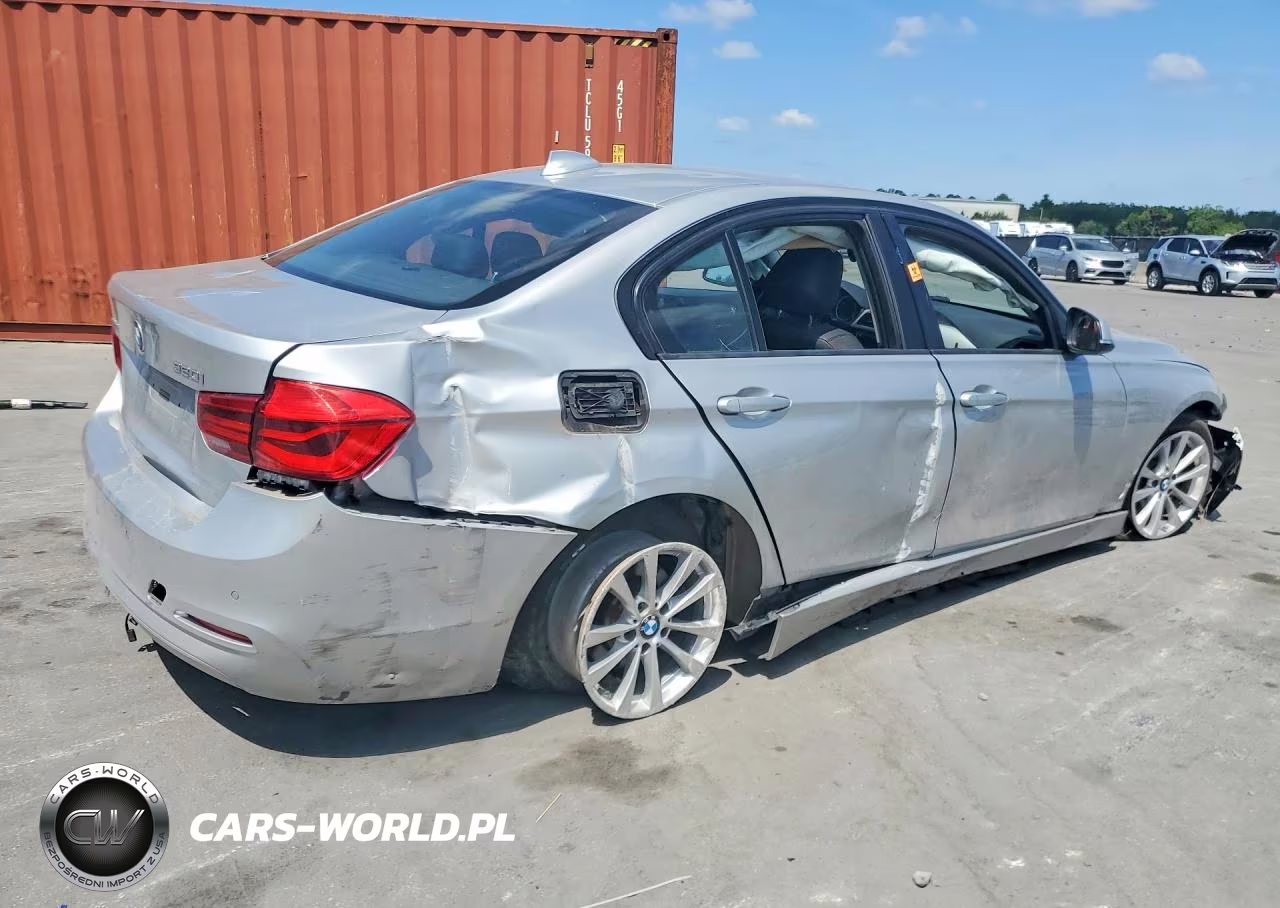 2017 BMW 320 Xi VIN:WBA8E5G52HNU23077 - 3