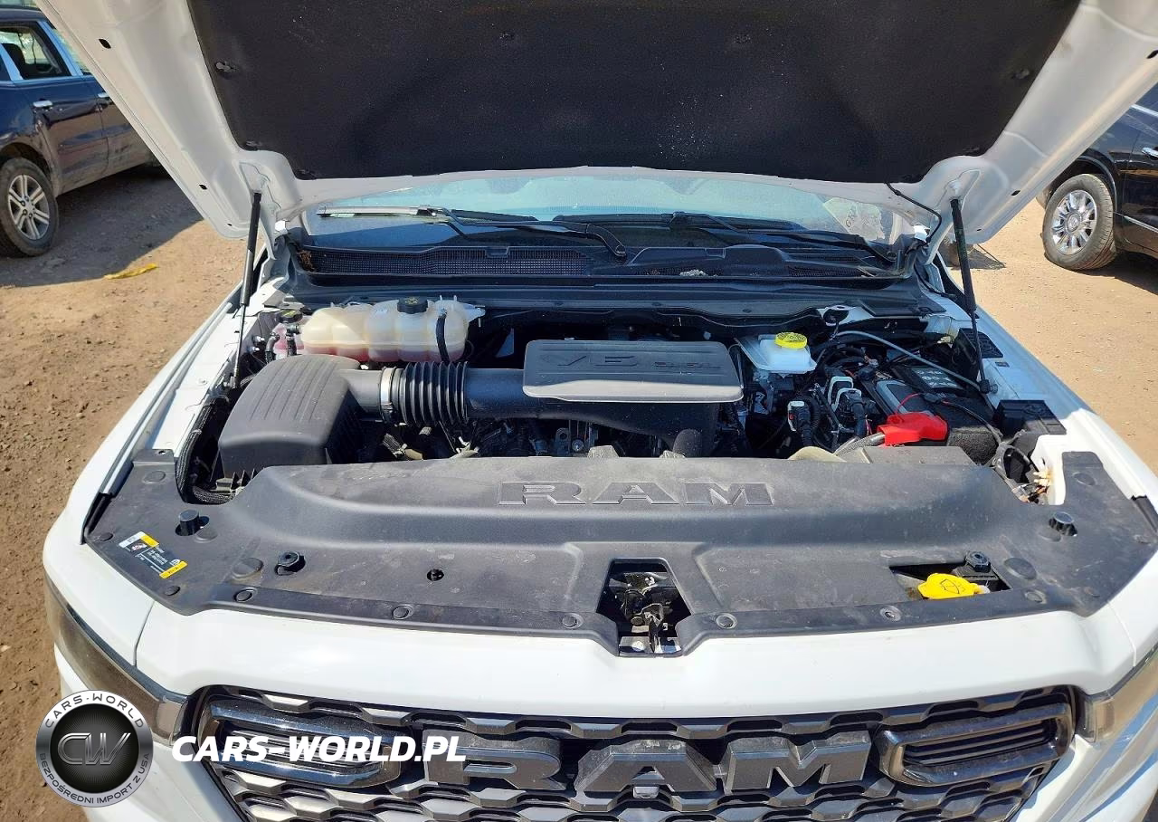 2025 Ram 1500 Tradesman VIN:1C6RRFGGXSN592796 - 11