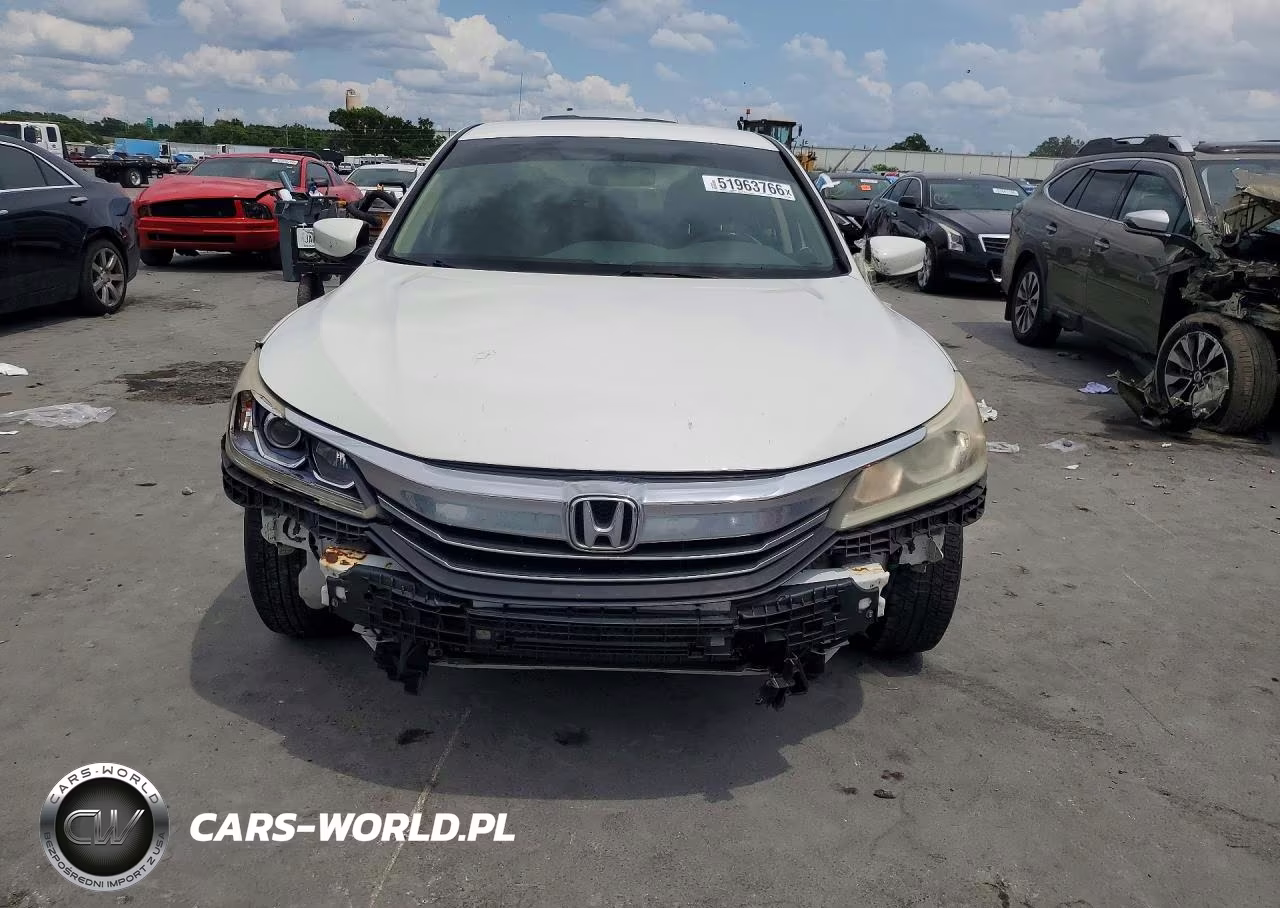 2017 Honda Accord VIN:1HGCR2F34HA189498 - 5