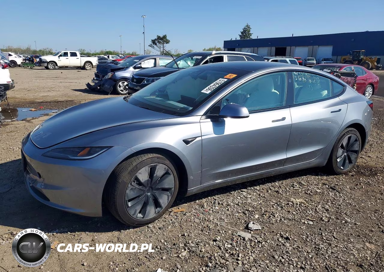 2025 Tesla Model 3 – zdjęcie 1 z 12