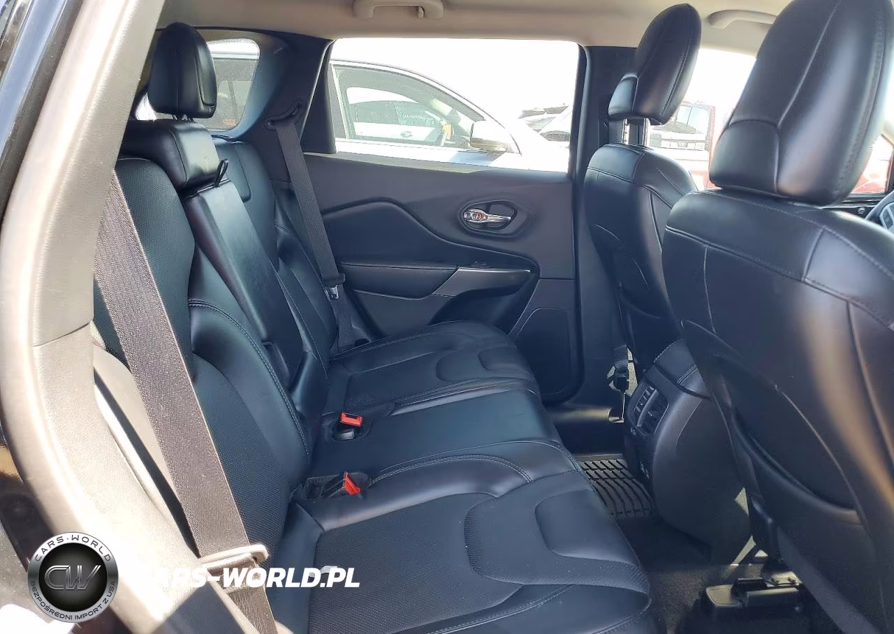 2021 Jeep Cherokee Latitude Lux VIN:1C4PJMMX6MD124959 - 10