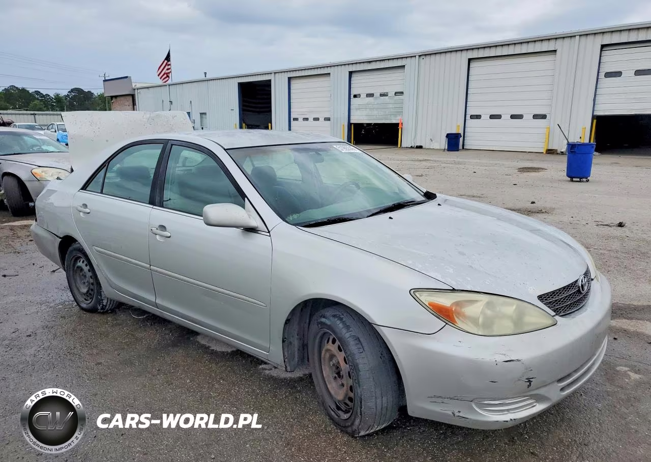 2002 Toyota Camry Le VIN:4T1BE32K22U593717 - 4