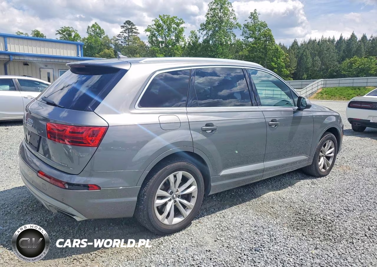 2017 Audi Q7 Premium VIN:WA1AHAF7XHD037241 - 3