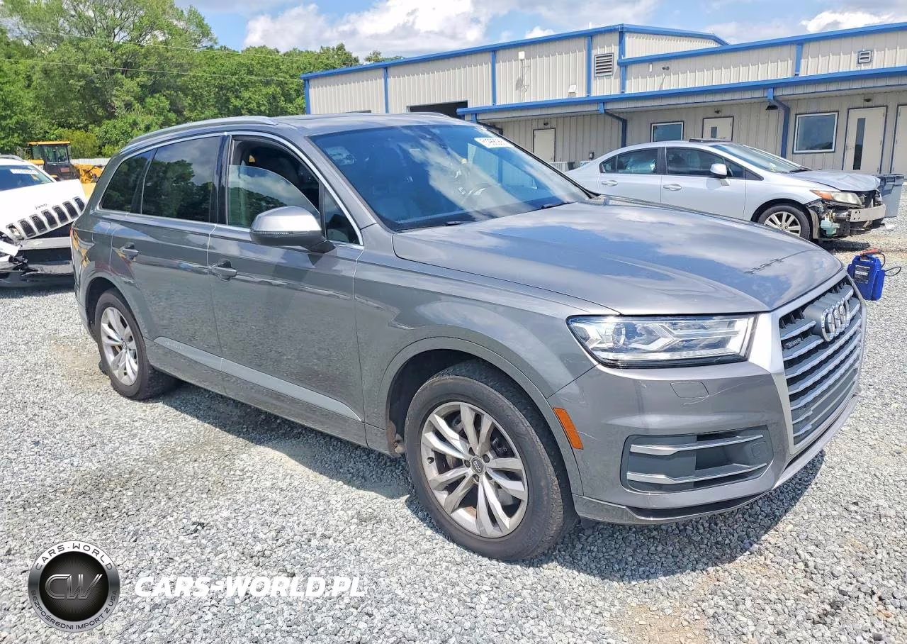2017 Audi Q7 Premium VIN:WA1AHAF7XHD037241 - 4