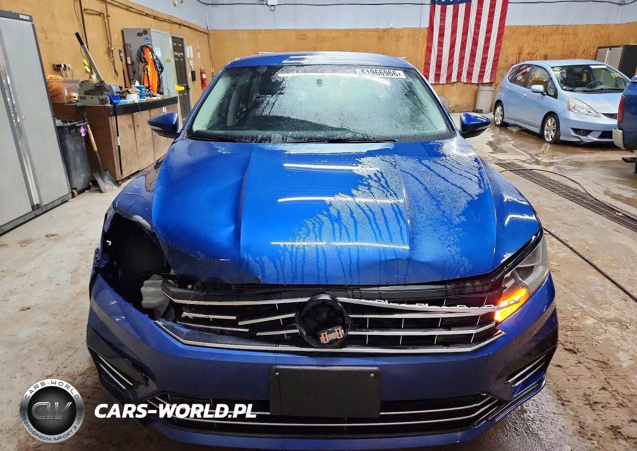 2017 Volkswagen Passat R-Line VIN:1VWDT7A32HC012748 - 5