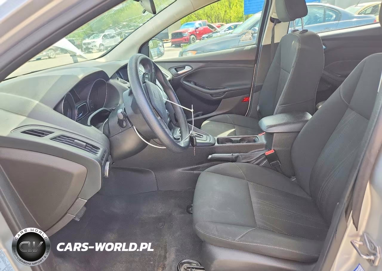 2016 Ford Focus Se VIN:1FADP3K23GL372413 - 7