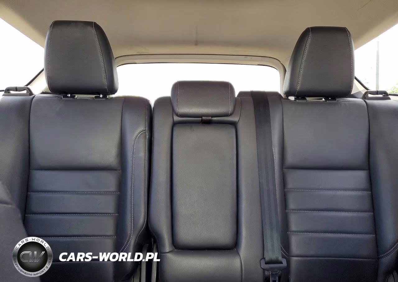 2016 Ford Escape Titanium VIN:1FMCU9J96GUC18560 - 10