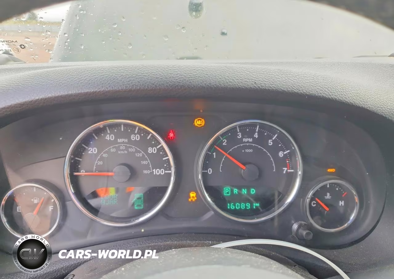 2015 Jeep Wrangler Unlimited Sport VIN:1C4BJWDGXFL728481 - 9