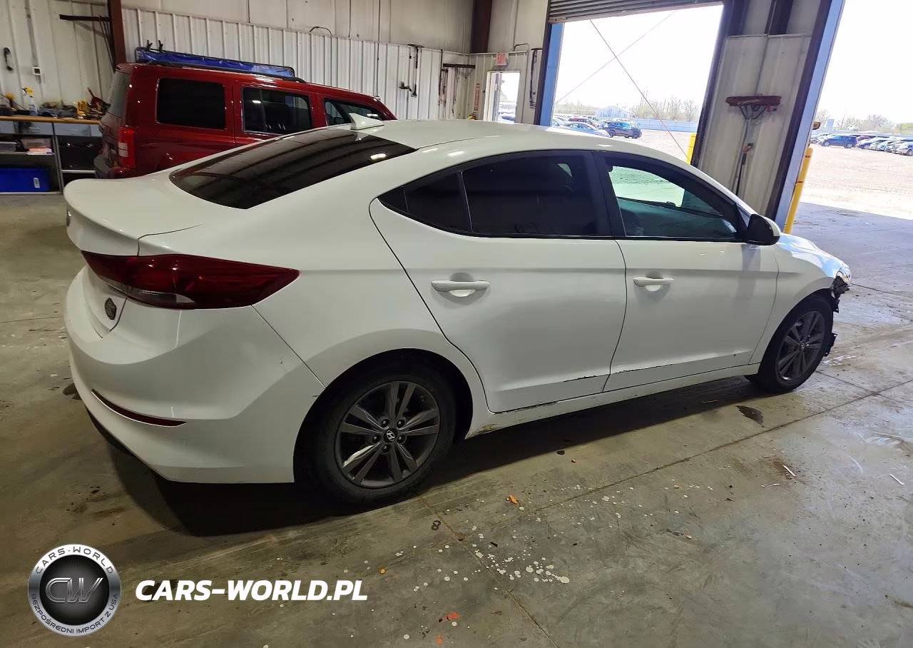 2018 Hyundai Elantra Sel VIN:5NPD84LF4JH303157 - 3