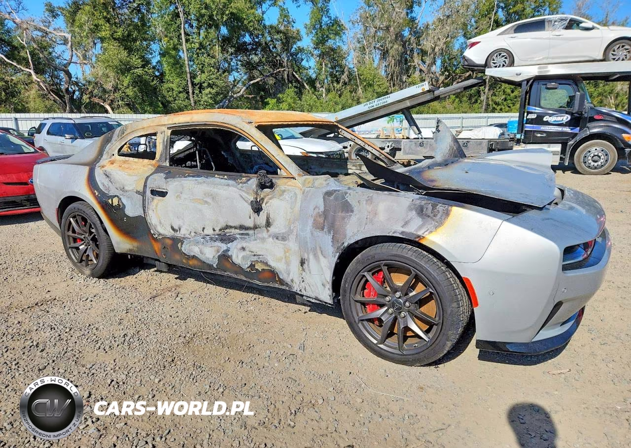 2024 Dodge Charger Daytona Scat Pack VIN:2C3CDBDKXRR207611 - 4