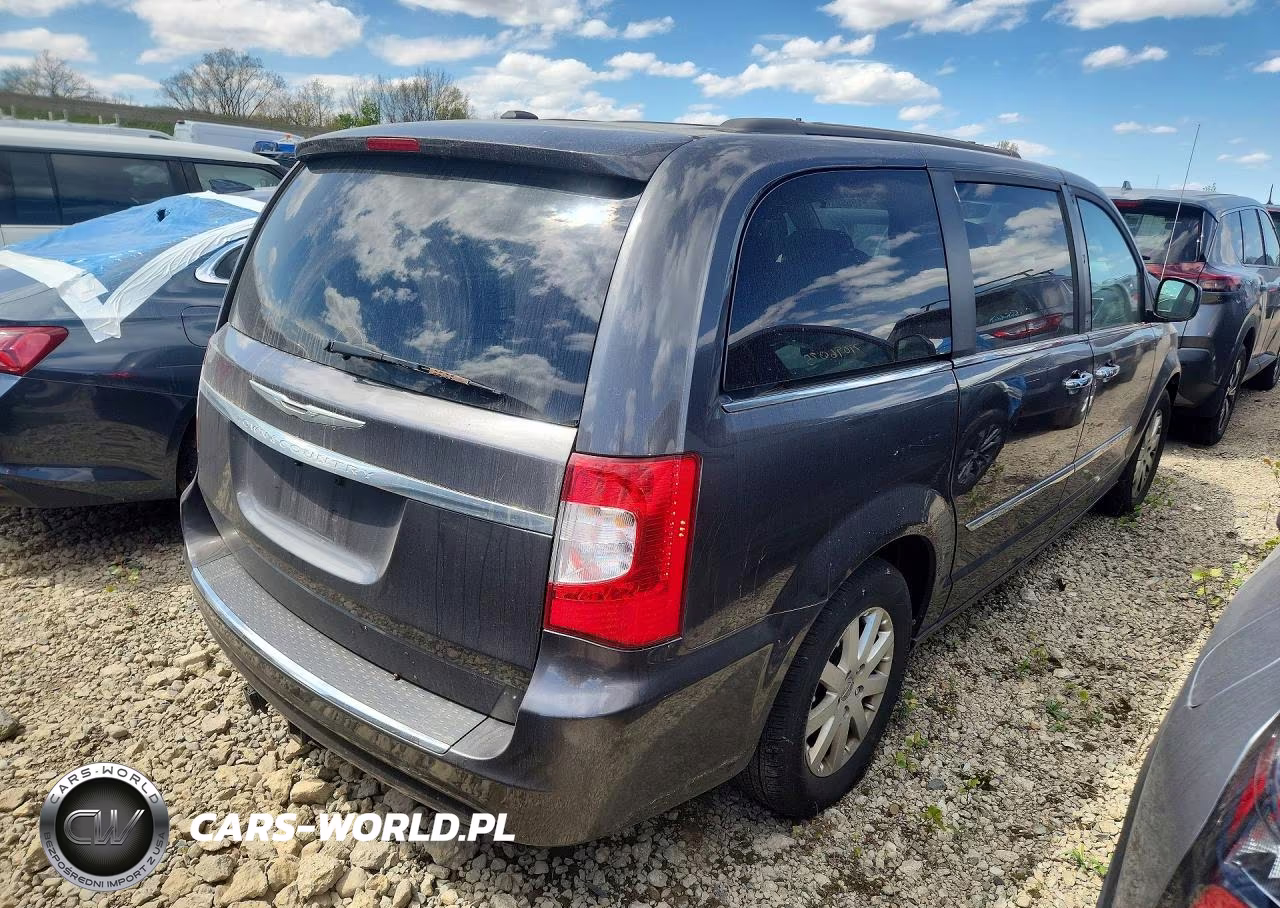 2016 Chrysler Town & Country Touring VIN:2C4RC1BG2GR207620 - 3