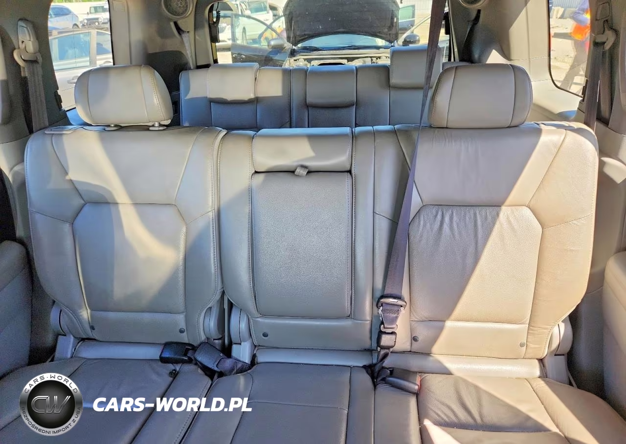 2011 Honda Pilot Touring VIN:5FNYF4H9XBB018344 - 10