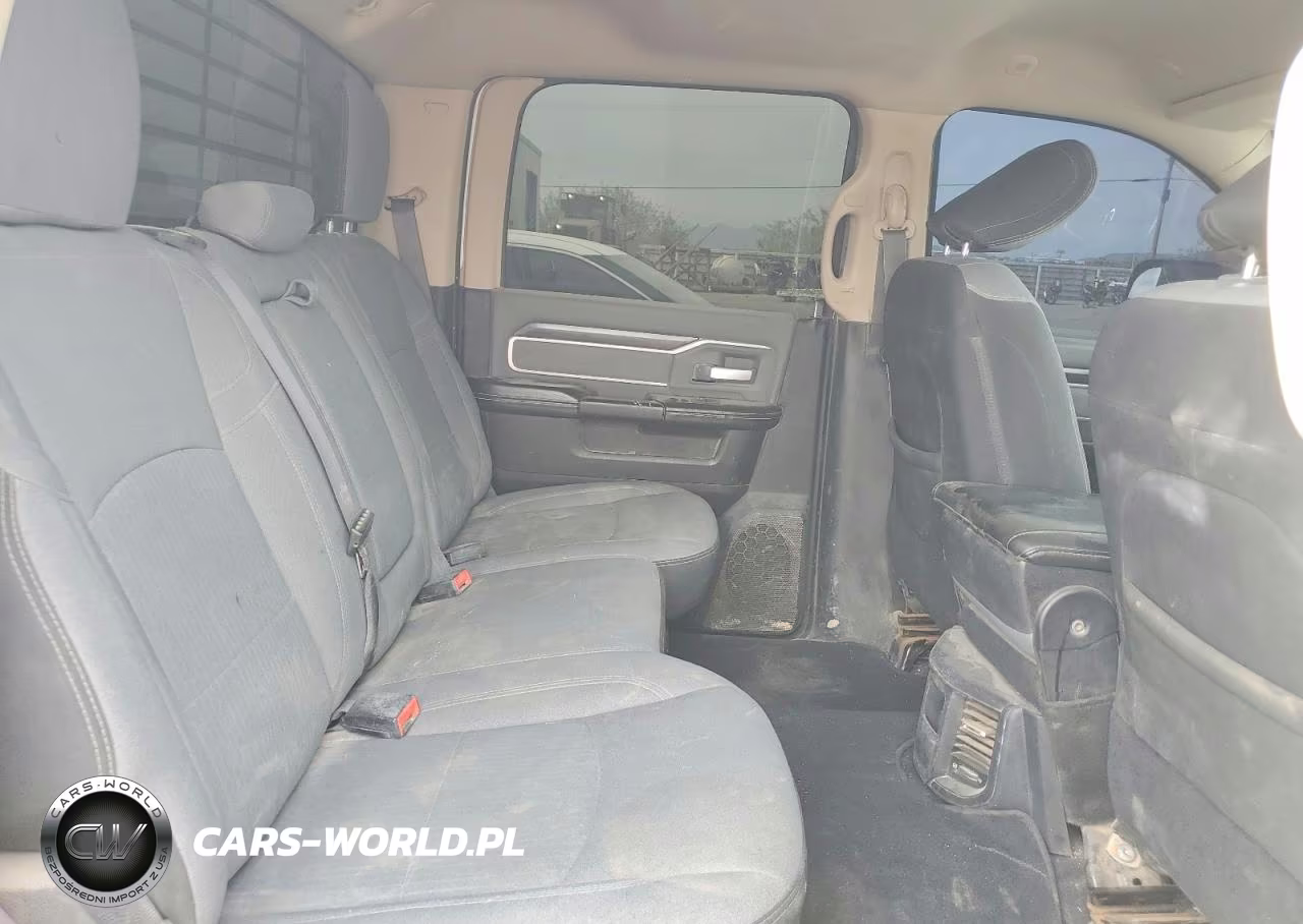 2019 Ram 2500 Big Horn VIN:3C6UR5JL5KG584009 - 10
