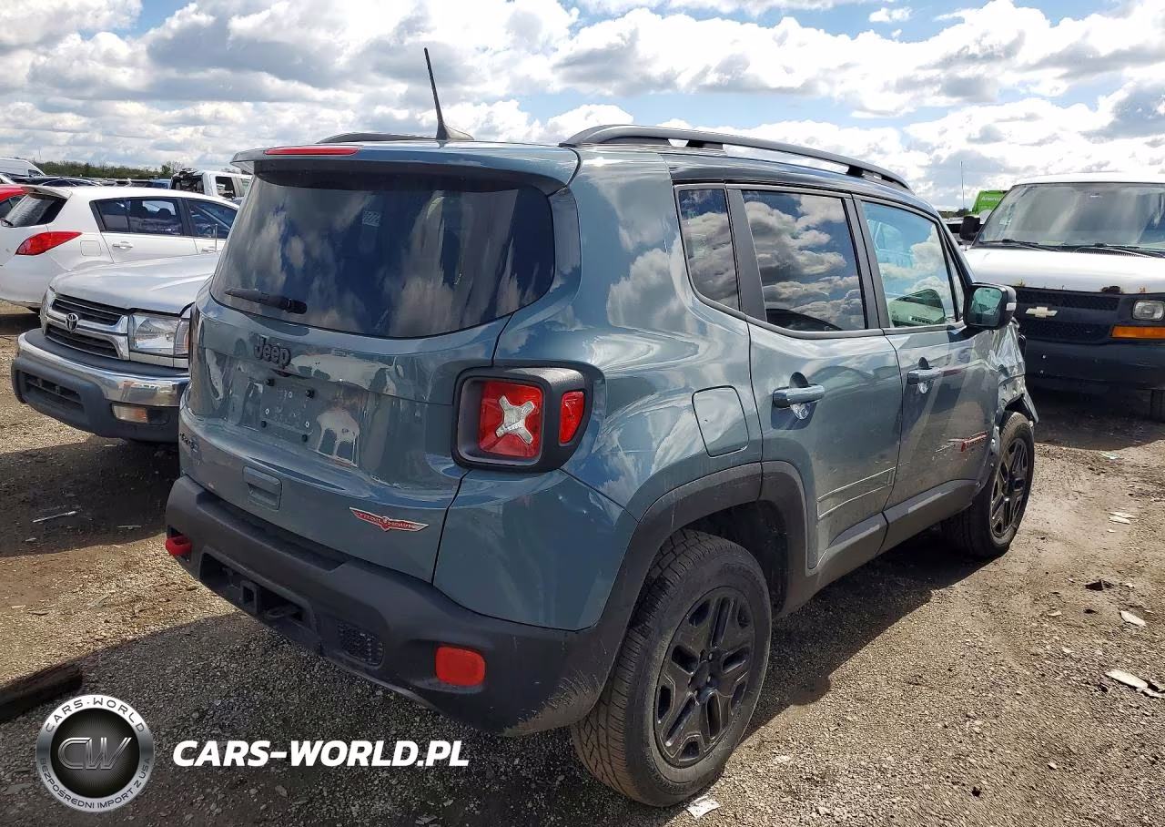 2018 Jeep Renegade Trailhawk VIN:ZACCJBCBXJPH61567 - 3