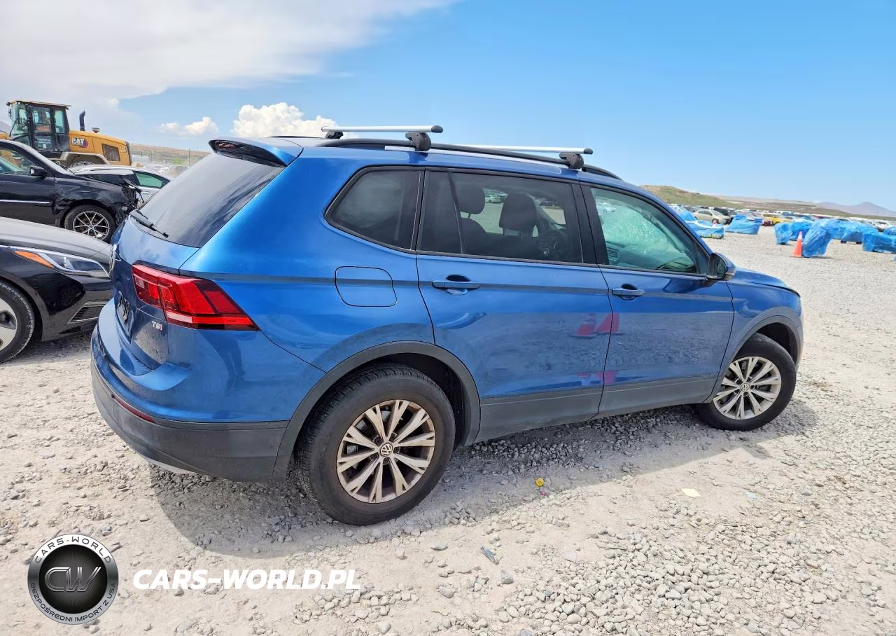 2018 Volkswagen Tiguan S VIN:3VV1B7AX9JM021447 - 3