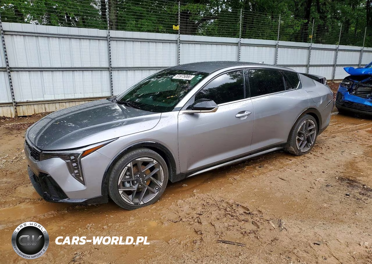 2025 Kia K4 Gt Line – zdjęcie 1 z 12