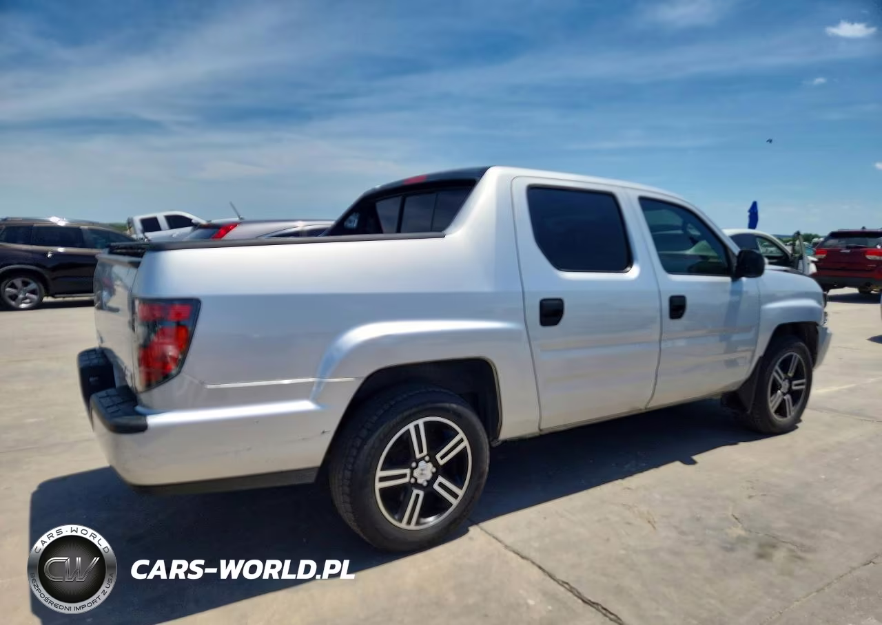 2014 Honda Ridgeline Sport VIN:5FPYK1F72EB011993 - 3
